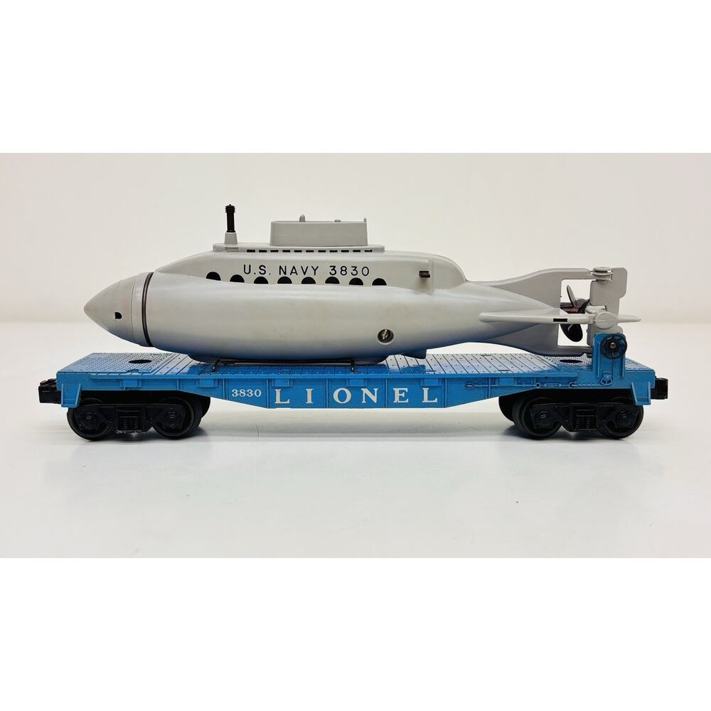 Lionel O 3830 Flatcar w/ Operating Submarine